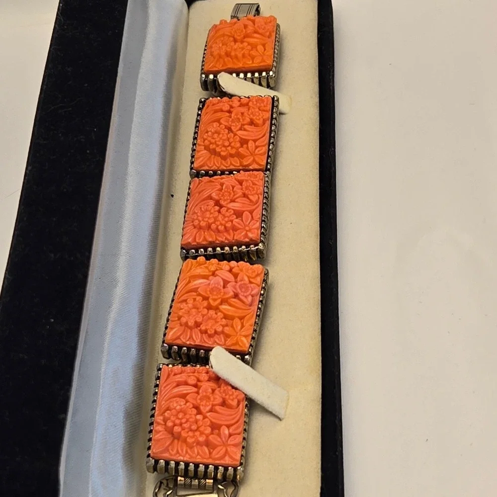 Carved Floral Link Bracelet Womens 7.25in Orange Excellent Faux Cinnabar - Picture 3 of 3